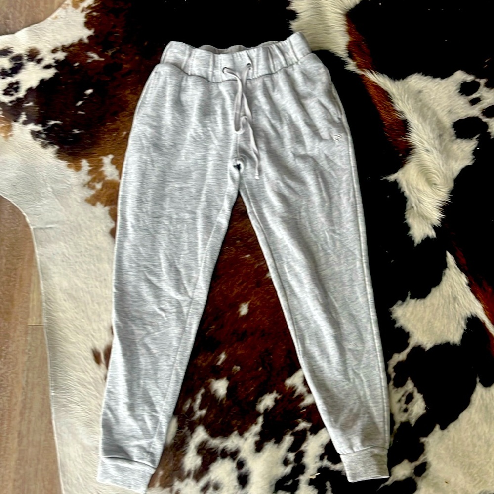 Colosseum sweat pants. Worn a couple times.